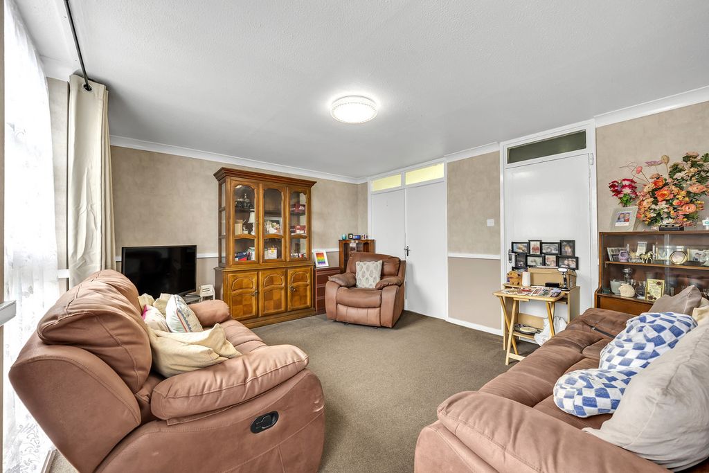 Property photo 3 of 14