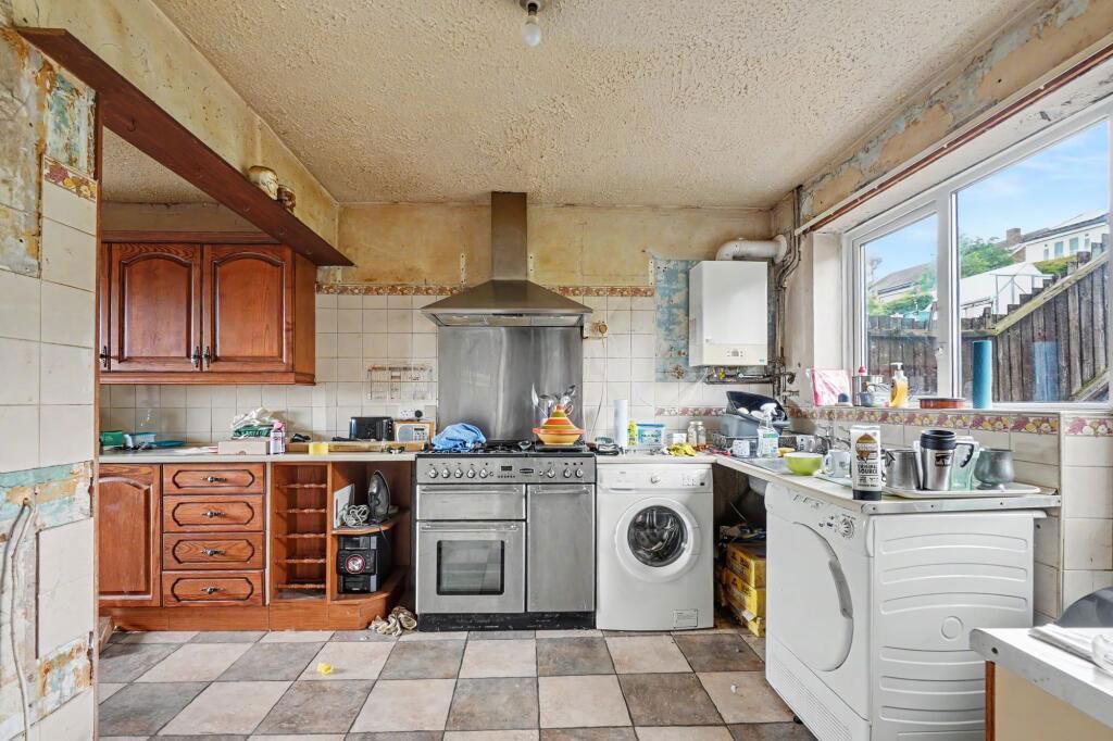 Property photo 2 of 23