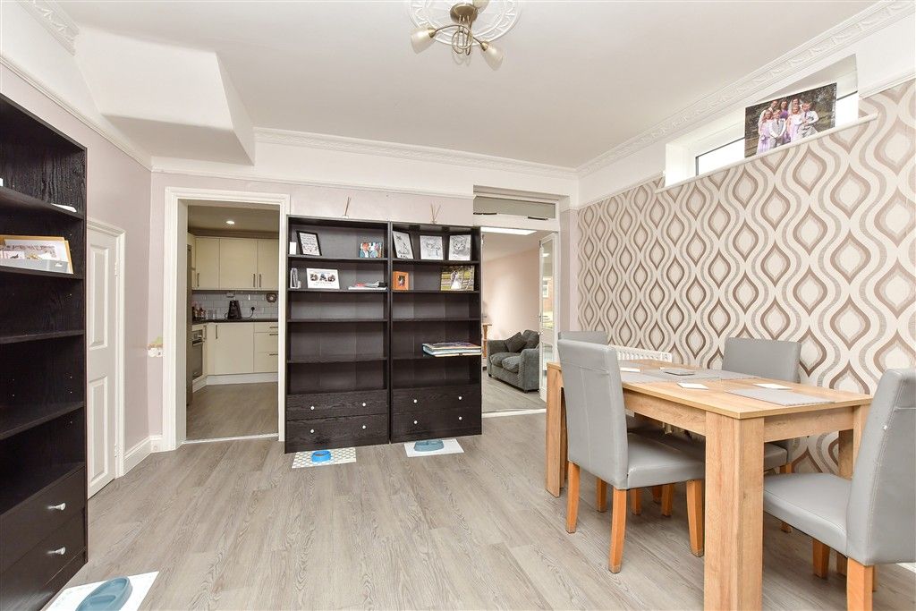 Property photo 3 of 17 Dining Area