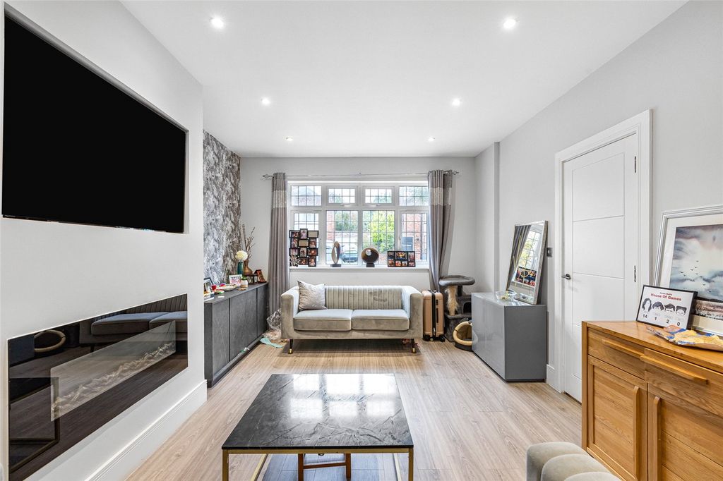 Property photo 2 of 17 Picture No. 08