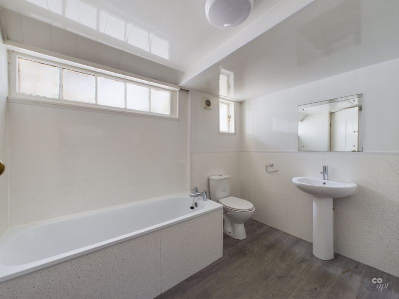 Property photo 3 of 14 Bath