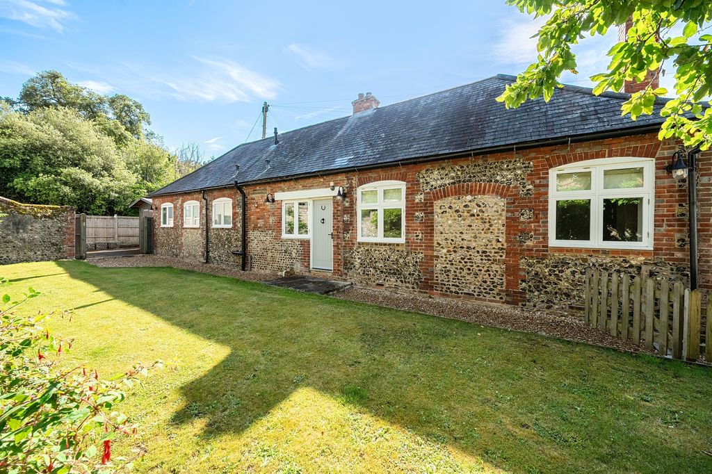 Property photo 2 of 23