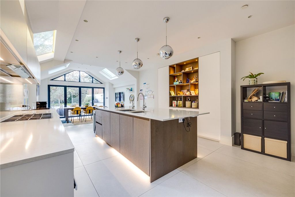 Property photo 1 of 27 Picture No. 69