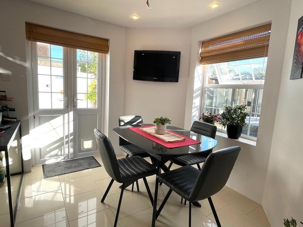 Property photo 3 of 28 Dining Room