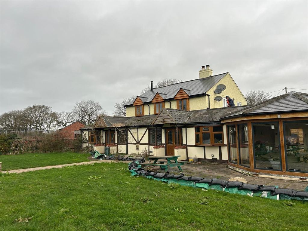 Property photo 2 of 20 3Ecc81B6-d619-4067-8Fad-c99E86A7Feda.Jpg