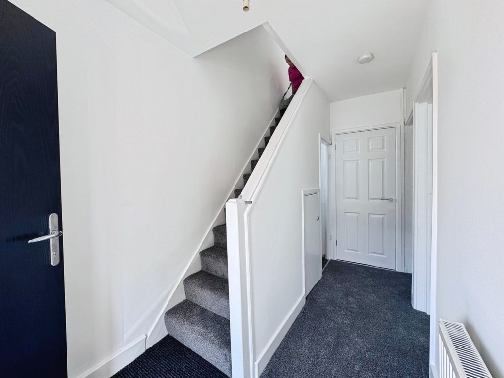 Property photo 2 of 14 Entrance
