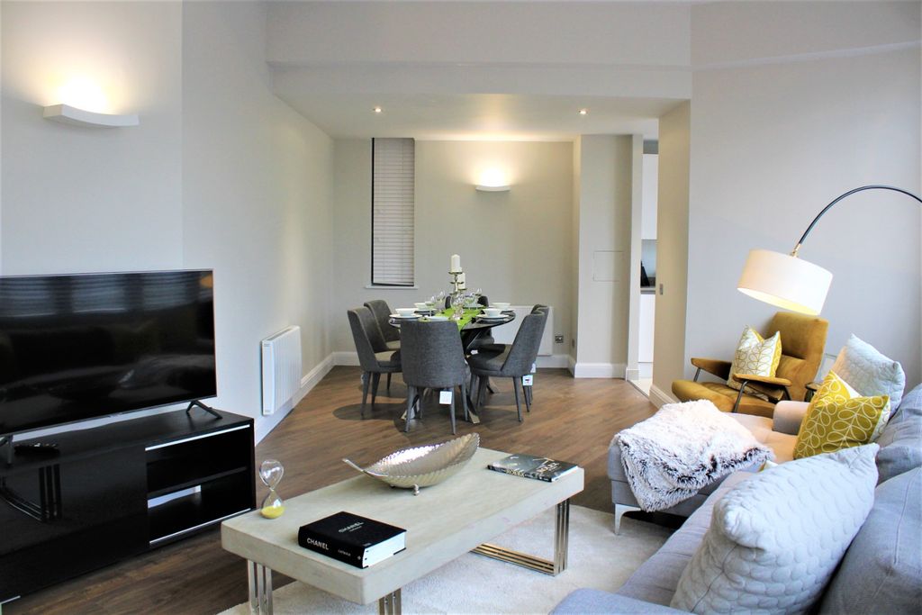 Property photo 2 of 22 2574403
