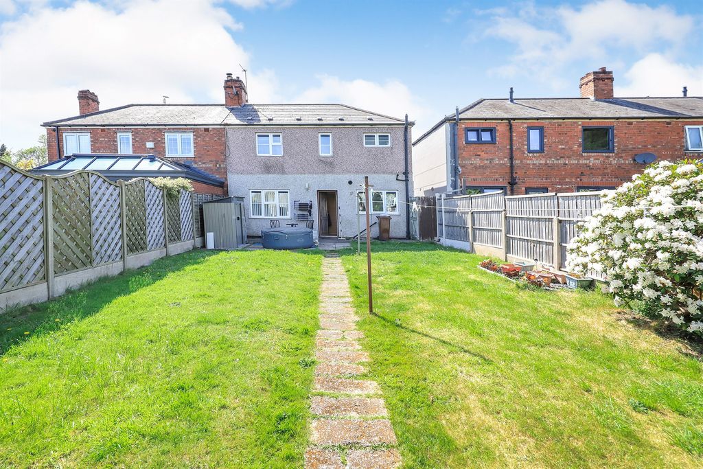 Property photo 2 of 18