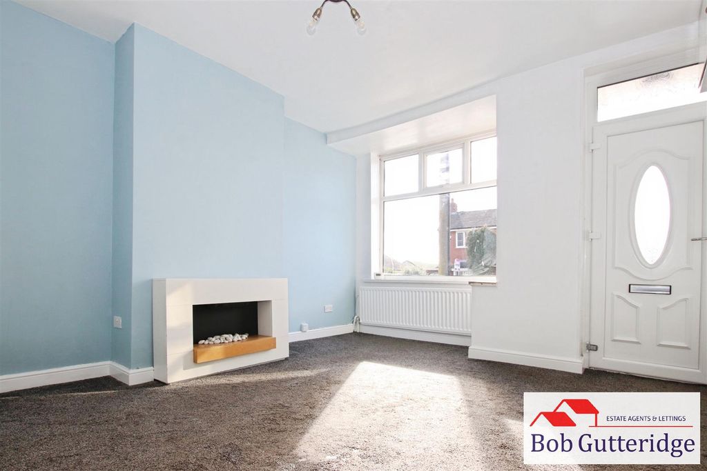 Property photo 2 of 16 Bay Fronted Lounge