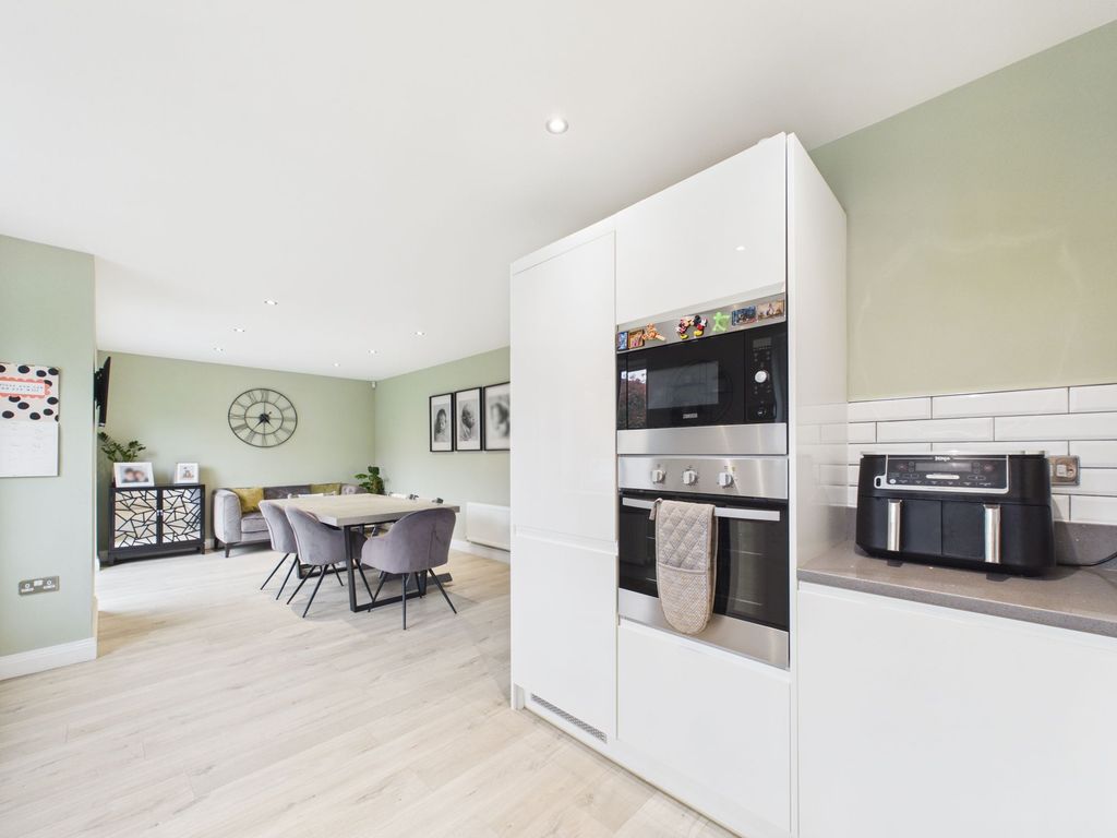 Property photo 3 of 29