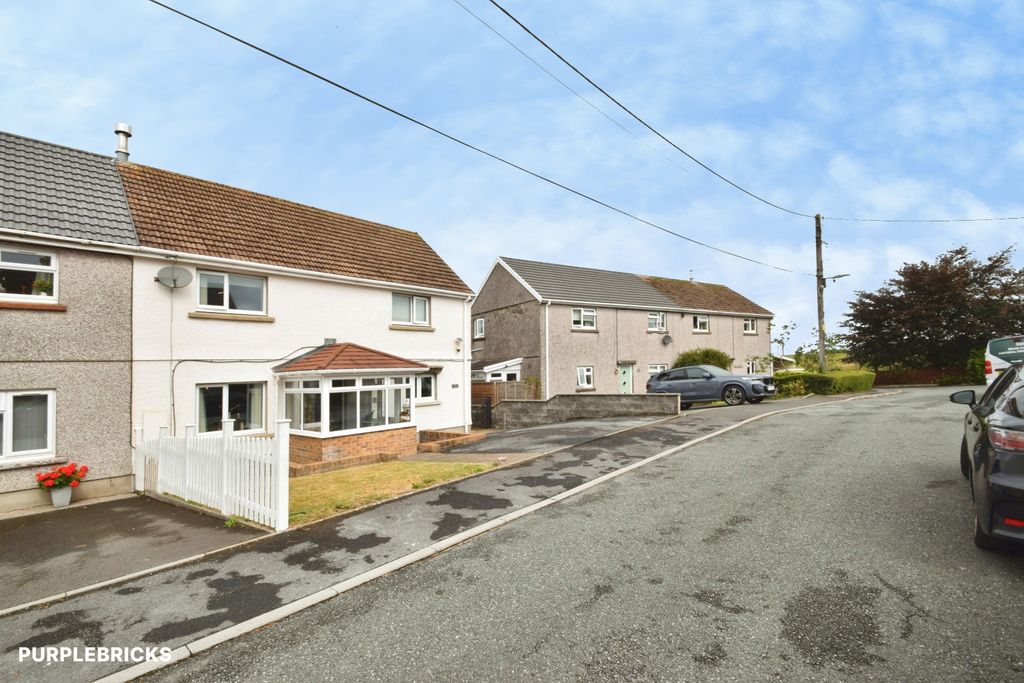 Property photo 2 of 42