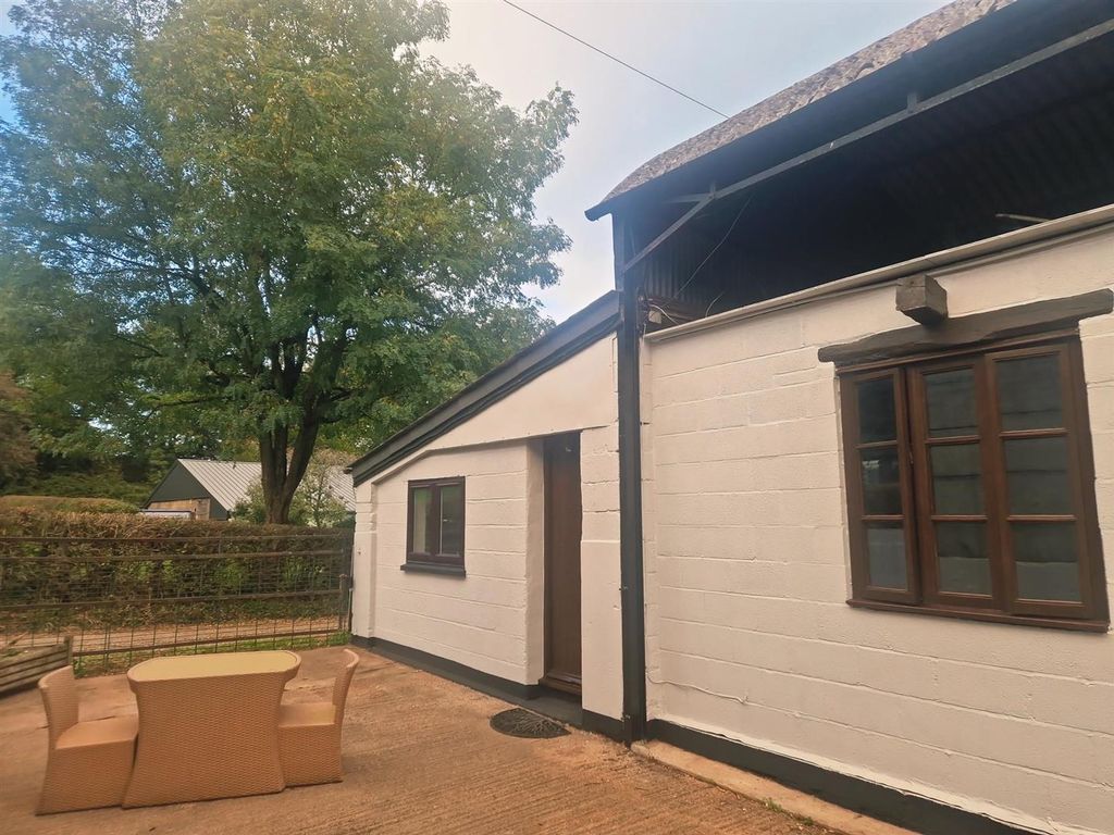 Property photo 1 of 7 External.Jpg