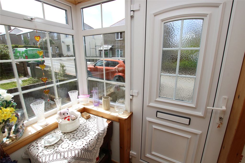 Property photo 2 of 33 Entrance Porch