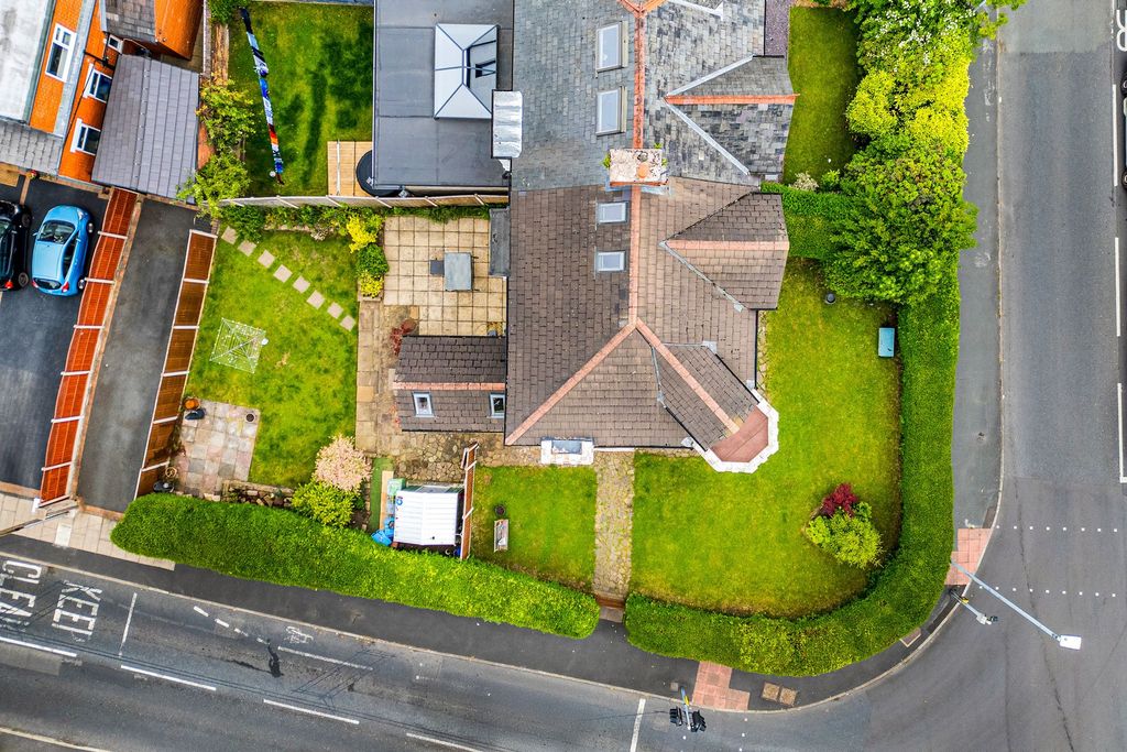 Property photo 2 of 34