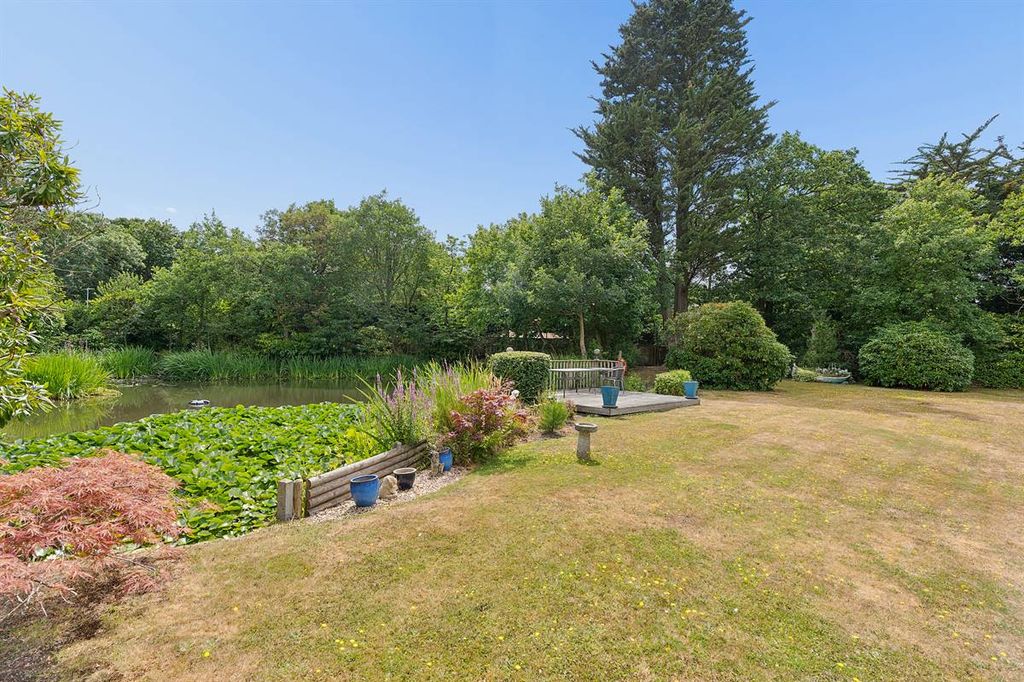 Property photo 2 of 22