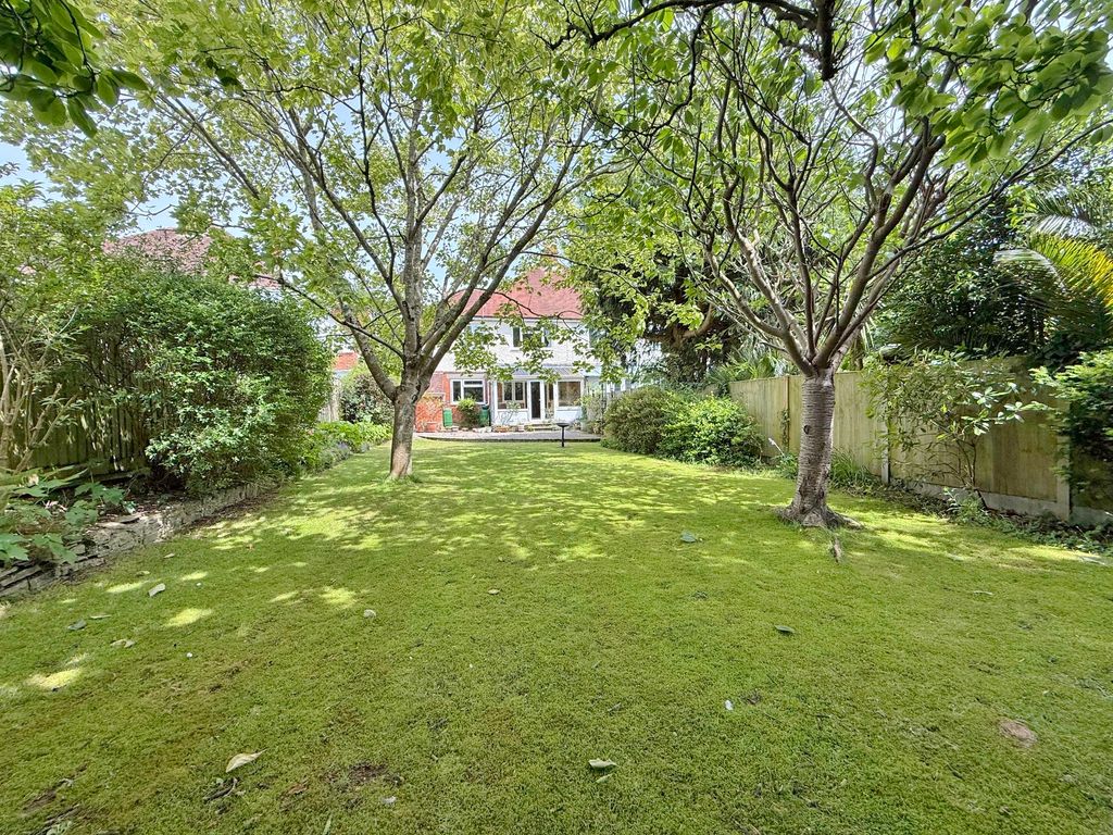 Property photo 3 of 28