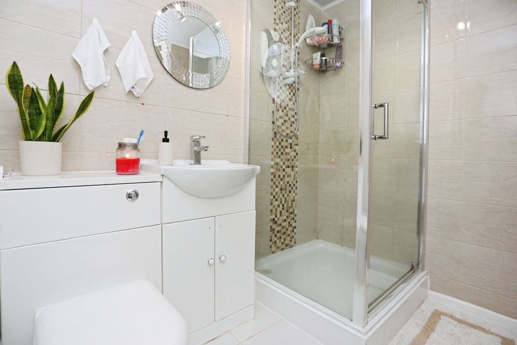 Property photo 3 of 8 Picture No. 10