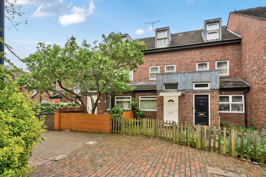 Property photo 1 of 21 External View