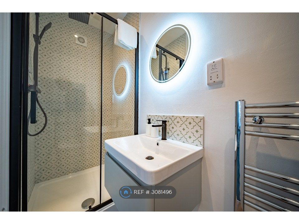 Property photo 3 of 15 Bedroom 1 Ensuite