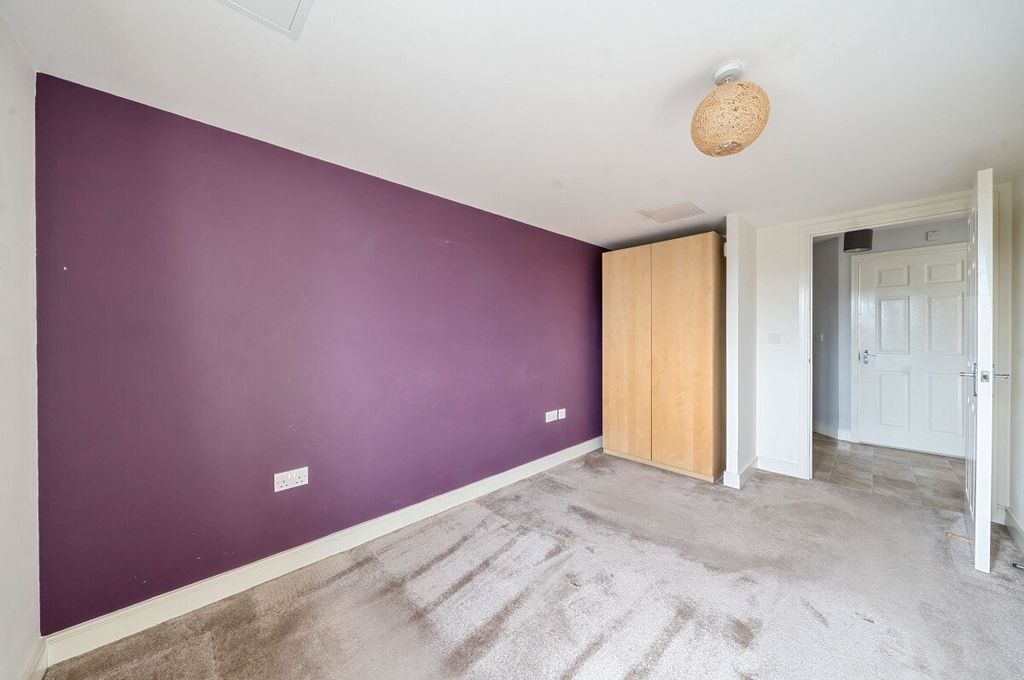 Property photo 3 of 12 Bedroom