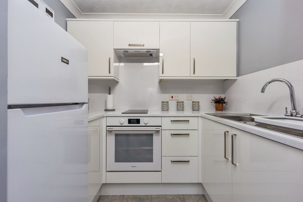 Property photo 3 of 19 Pbox-Img.Jpg