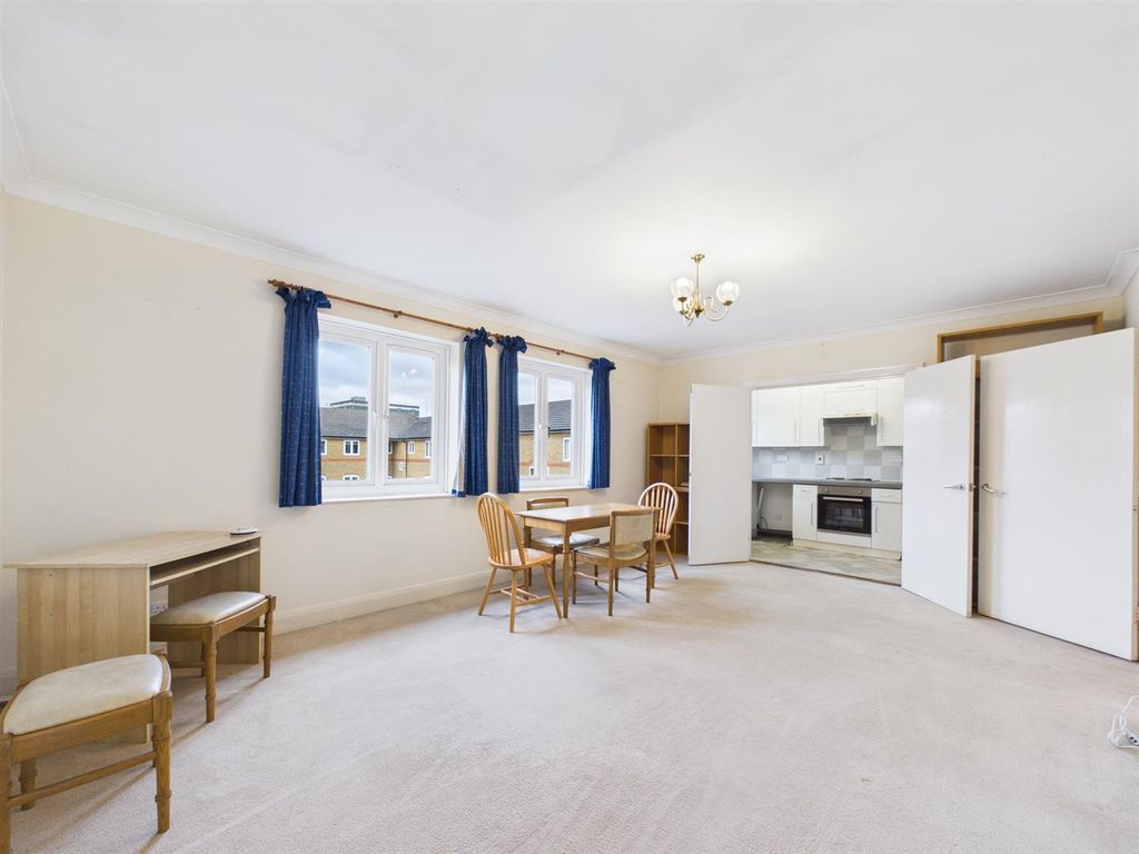 Property photo 2 of 11 Cam04237G0-Pr0272-Still005.Jpg