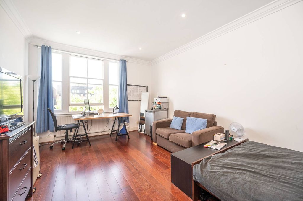 Property photo 1 of 6