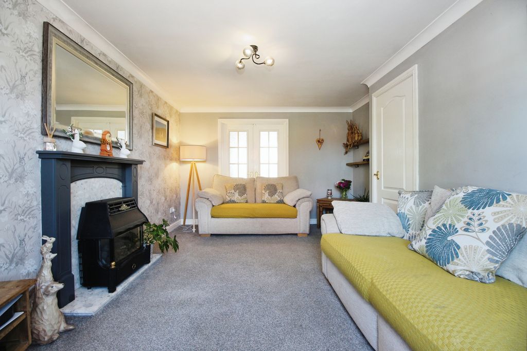 Property photo 2 of 15