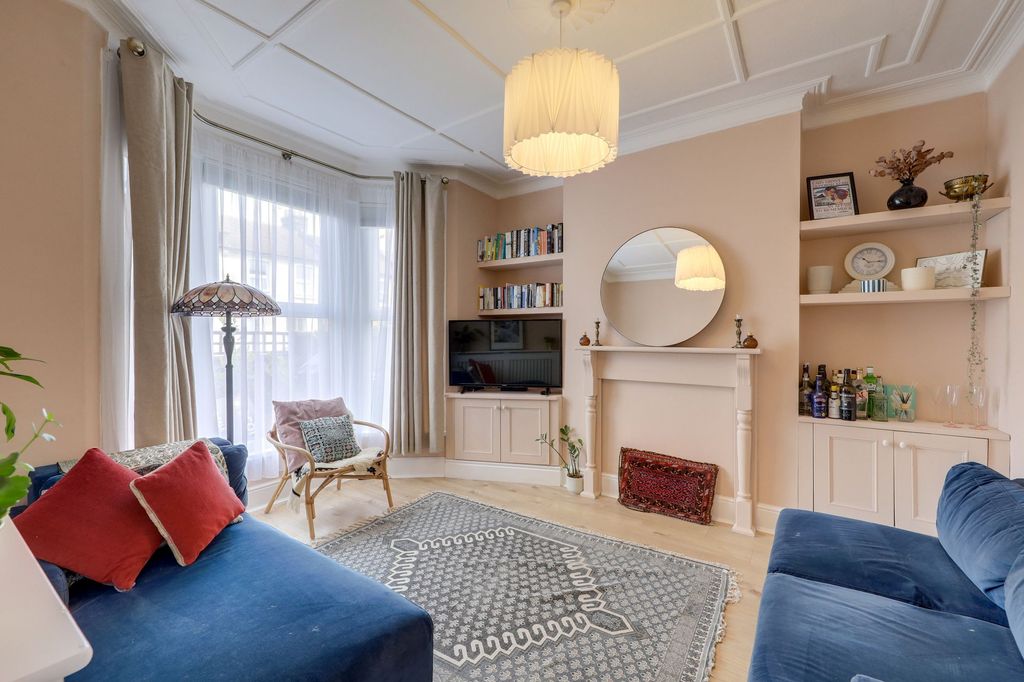 Property photo 1 of 19