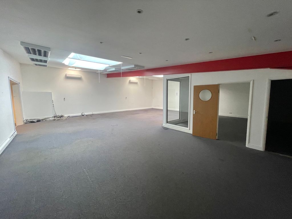 Property photo 2 of 3