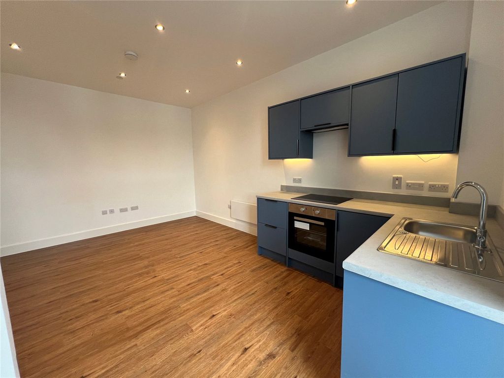 Property photo 3 of 12 Picture No. 14