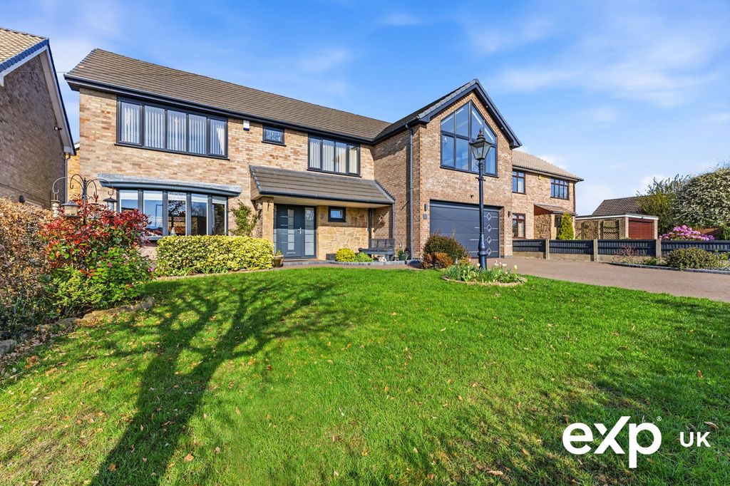 Property photo 1 of 41