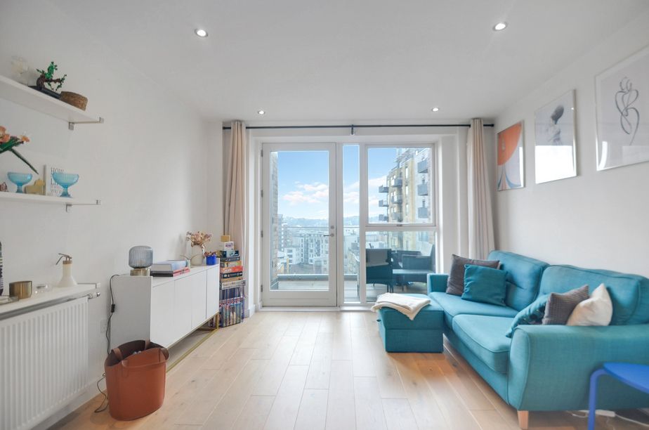 Property photo 1 of 25 Lounge Area_03.Jpg