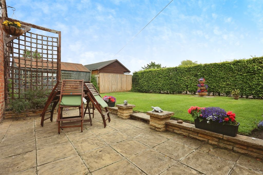 Property photo 2 of 17