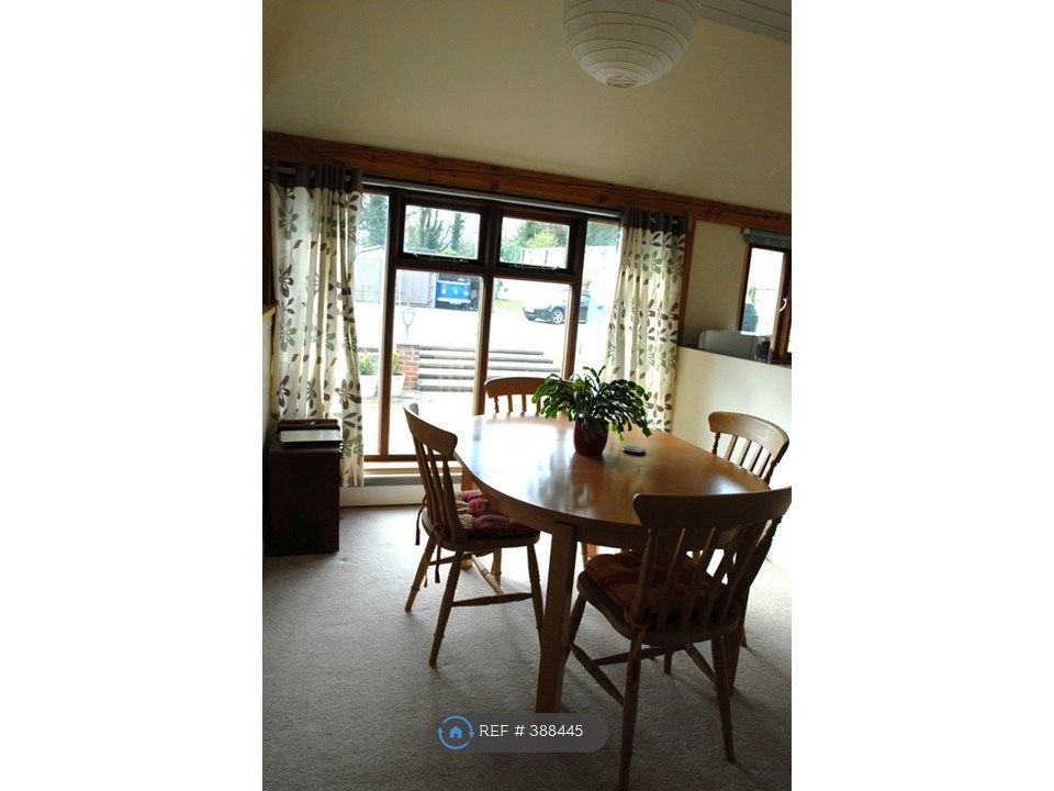 Property photo 3 of 18 Dining Area