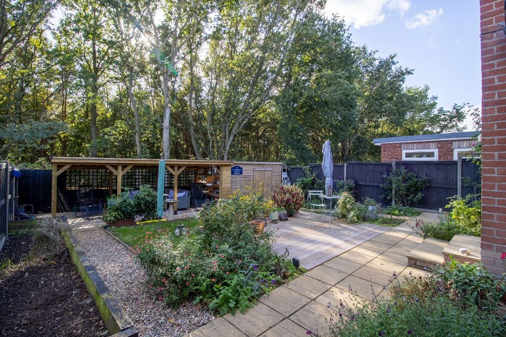 Property photo 2 of 29 5697843