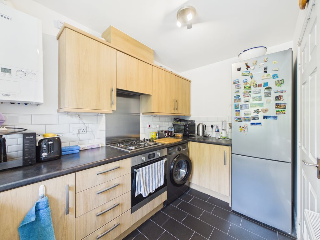 Property photo 3 of 13 Kitchen