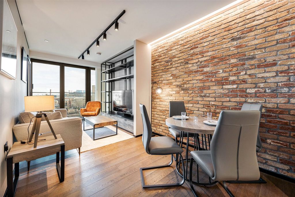 Property photo 3 of 17 Living Room