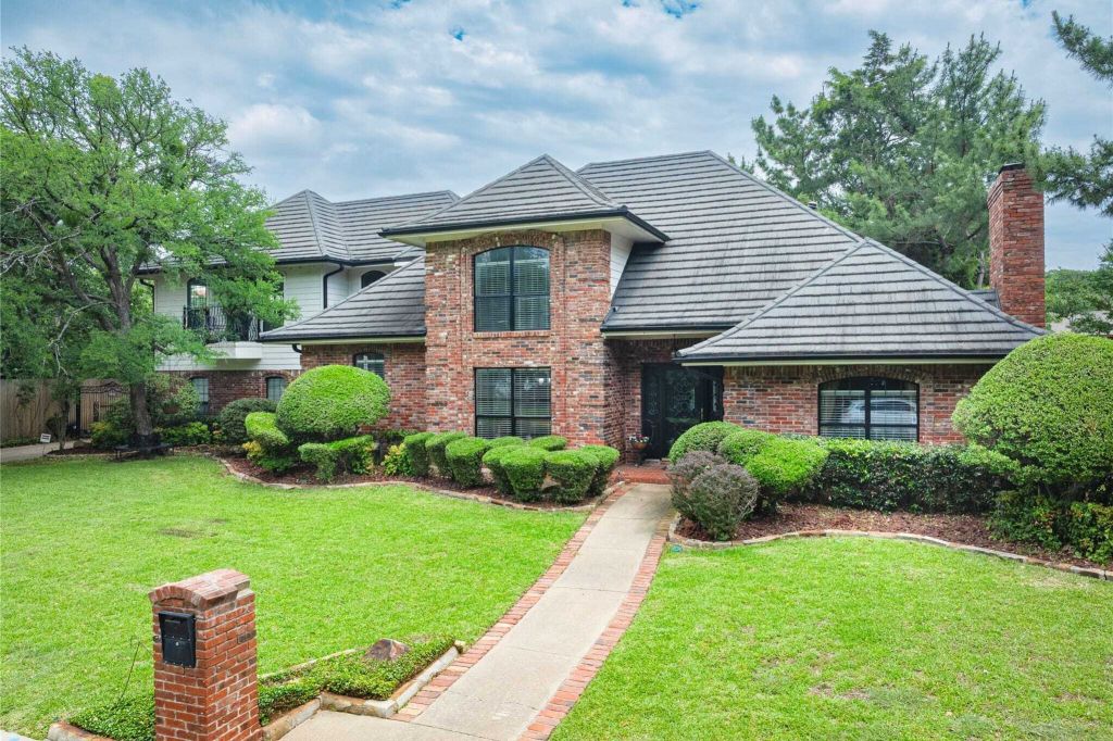 Property photo 1 of 31