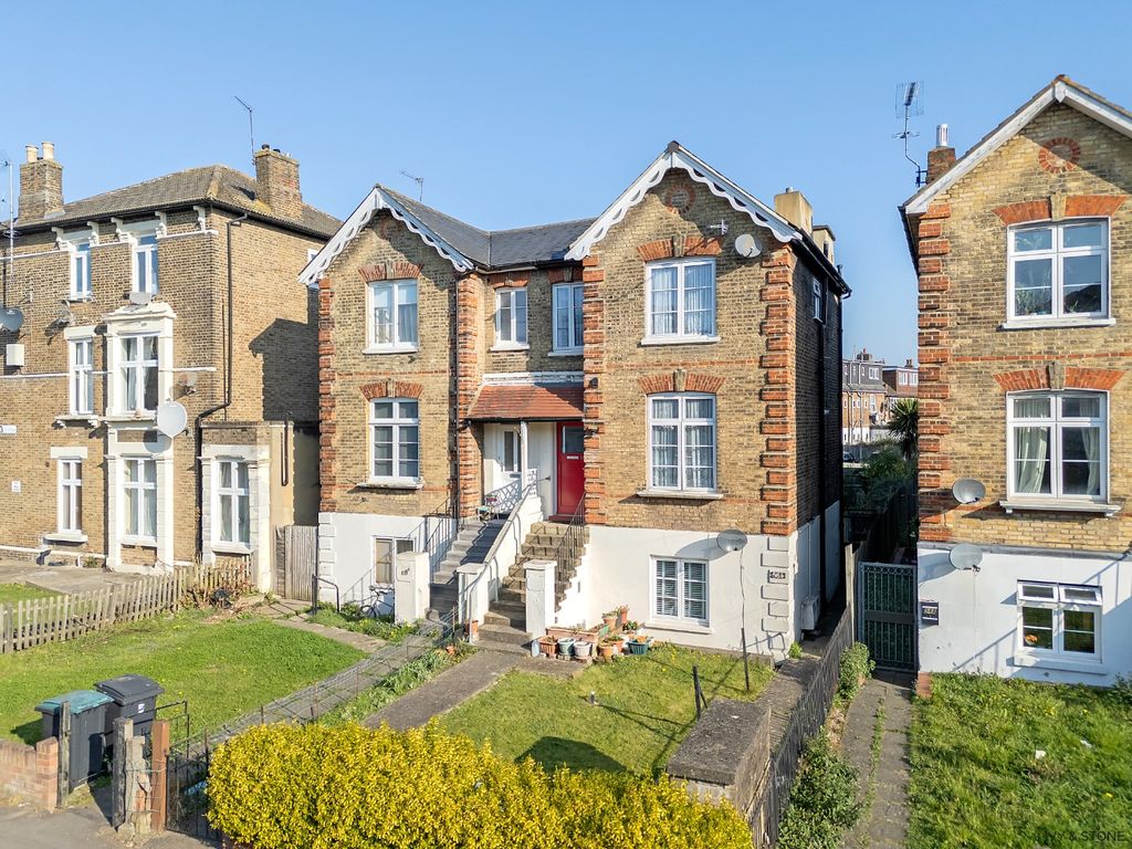 Property photo 1 of 16 4121051