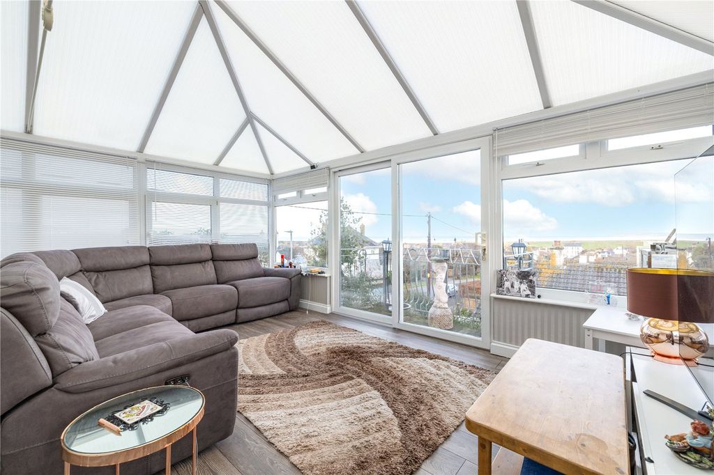 Property photo 3 of 34 Picture No. 14