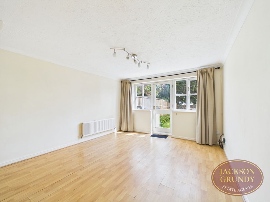 Property photo 2 of 13 Aster Close