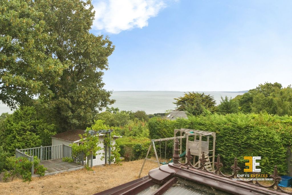 Property photo 2 of 35