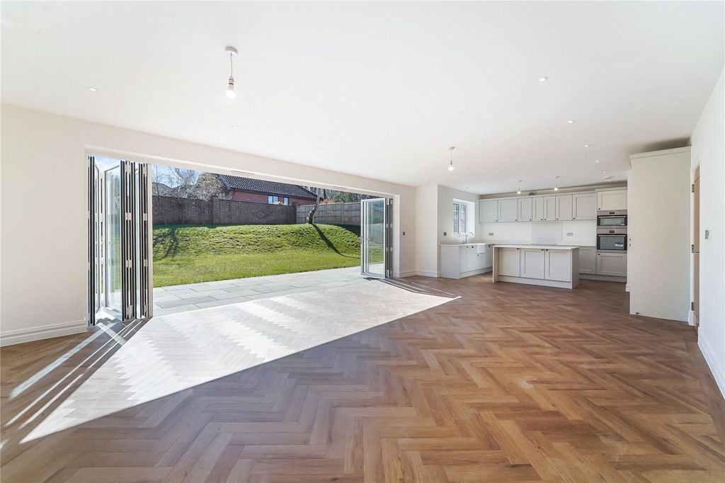 Property photo 2 of 11 Picture No. 46