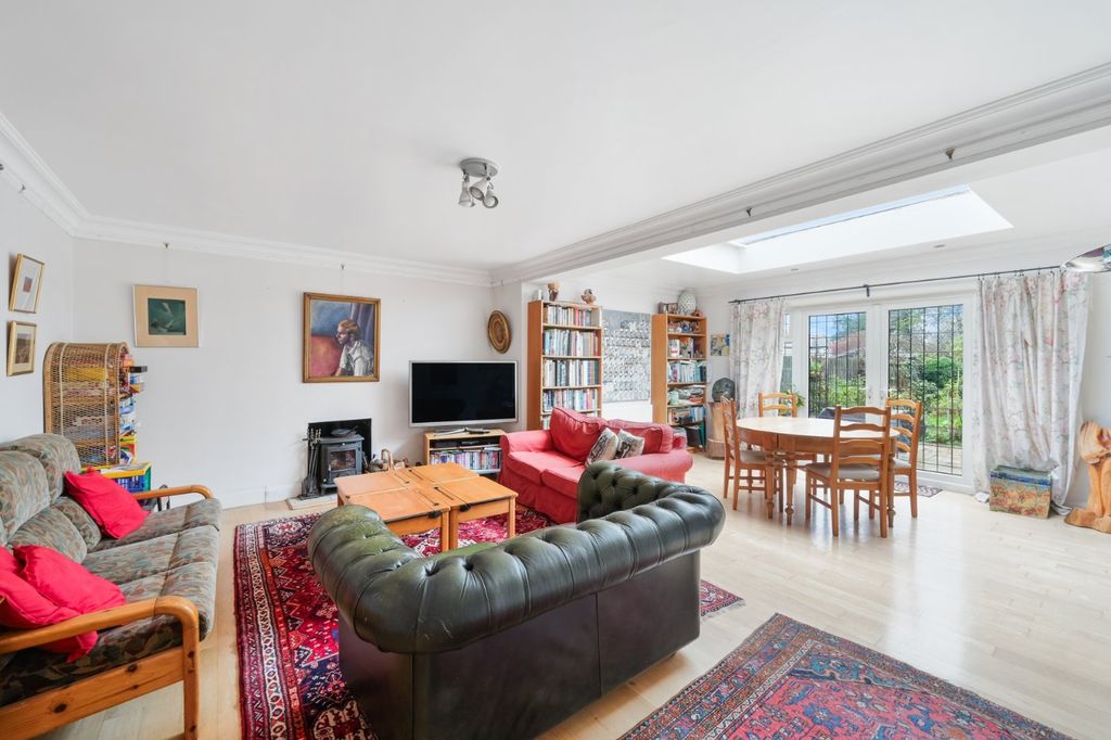 Property photo 2 of 22 Picture No. 16