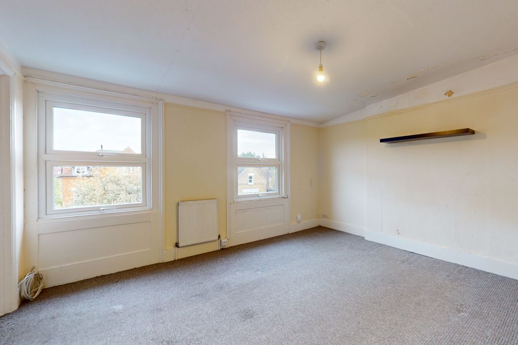 Property photo 2 of 6 Flat 3, 84 Lewin Road, Streatham, London, Sw16 6Ju