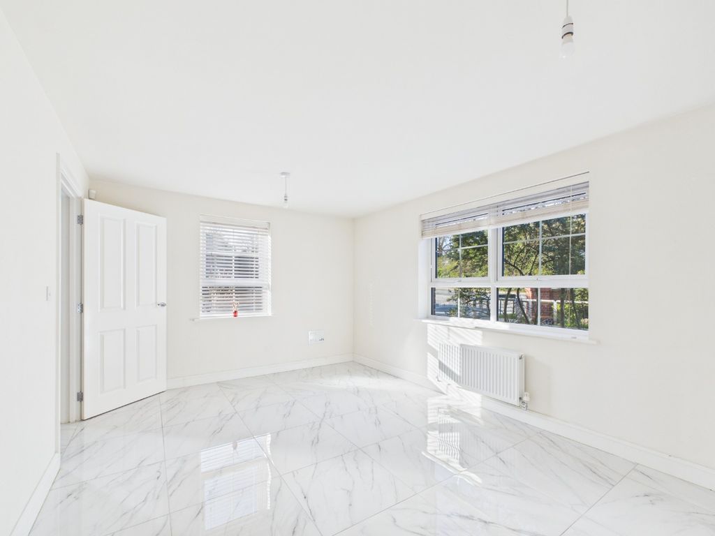 Property photo 3 of 18 4542517