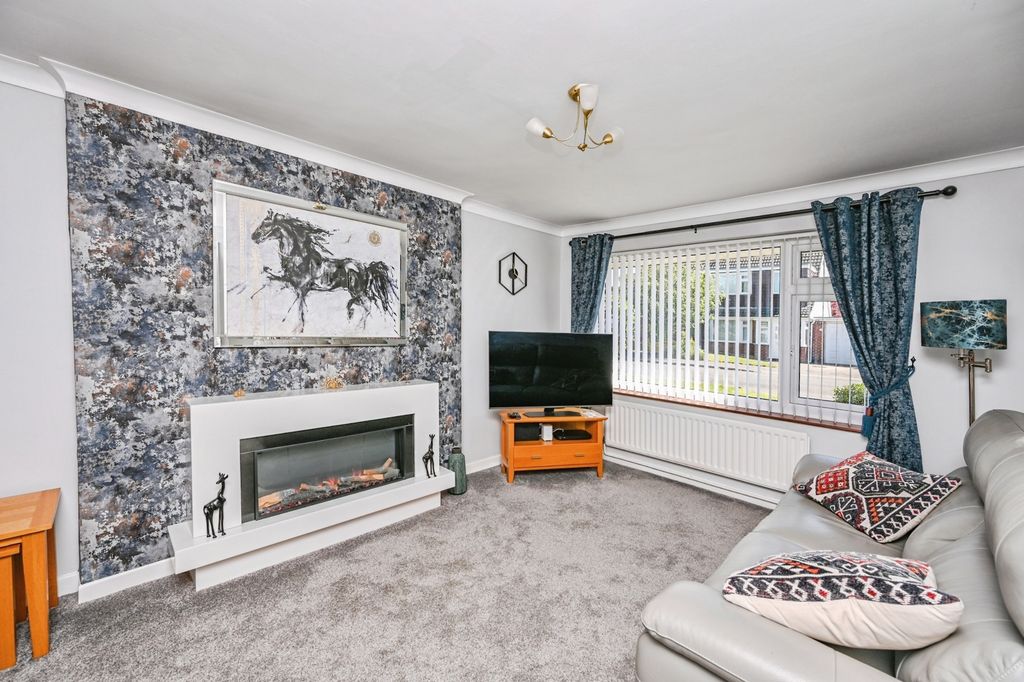 Property photo 3 of 17 Pbox-Img.Jpg