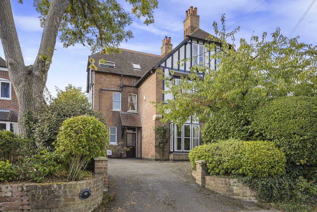 Property photo 1 of 27