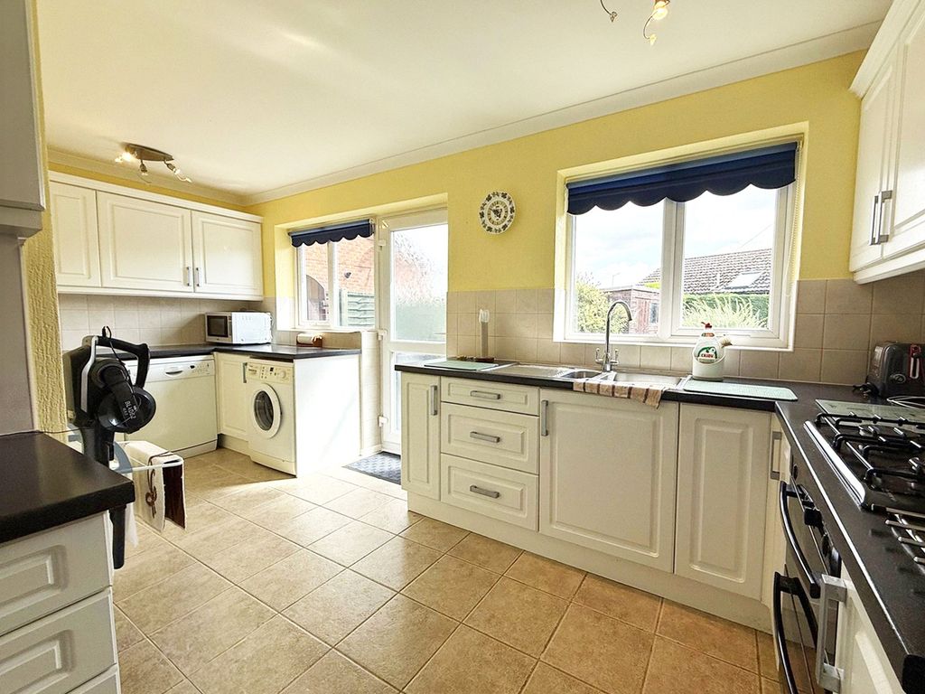 Property photo 2 of 13 Picture No. 35